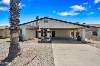 Building Photo - 531 W Emelita Ave