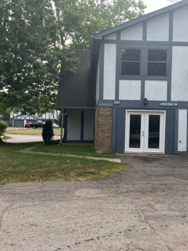 Foto principal - 3756 Tudor Park Dr