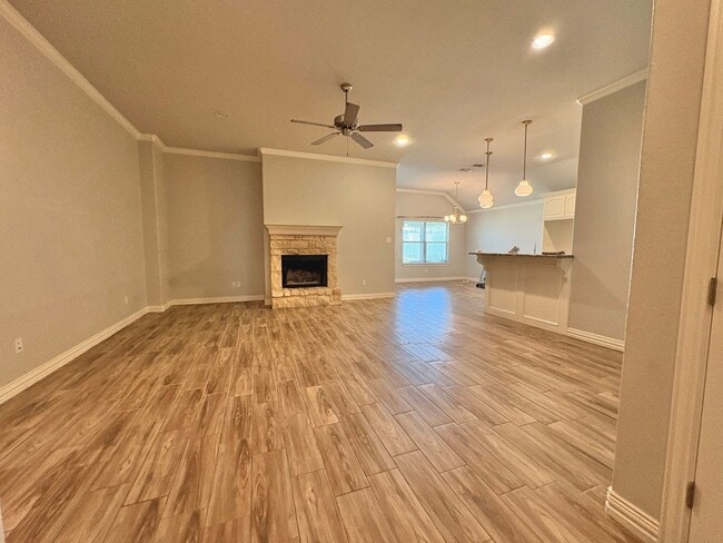 Building Photo - Available Now! Stunning 3 Bedroom 2 Bath i...