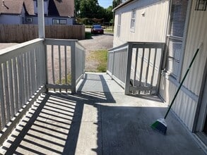 Building Photo - 306 W Wallisville Rd Building Photo - 306 W Wallisville Rd