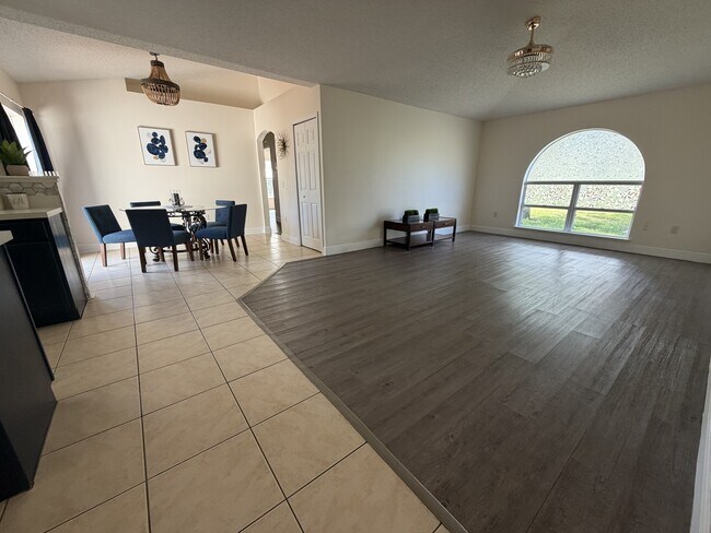 Building Photo - 2717 Orpha Ln