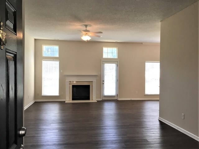 Foto del edificio - 2839 Oakglade Ct