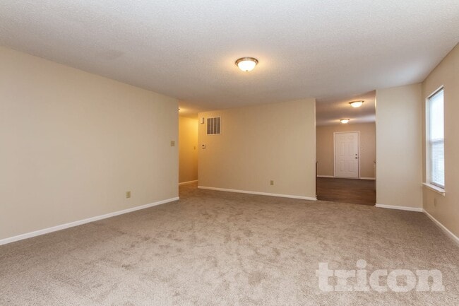 Building Photo - 171 Declaration Dr