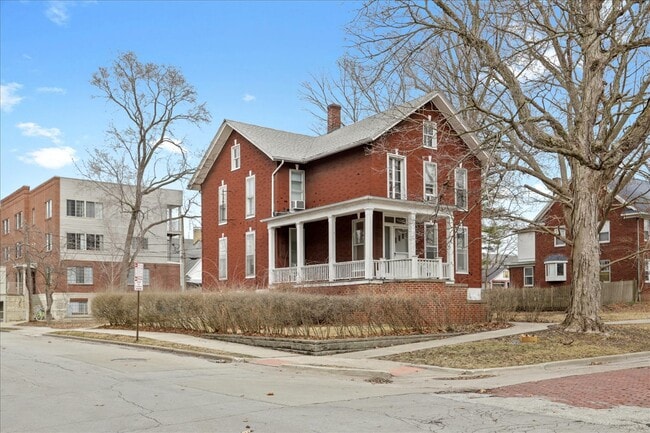 Building Photo - 212 W High St