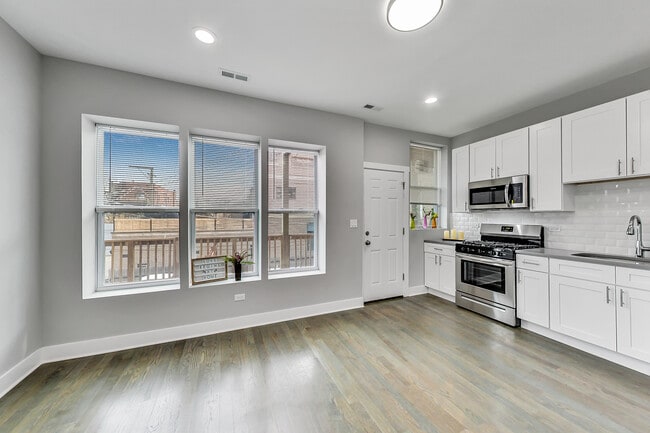 Building Photo - 3809 N Ashland Ave