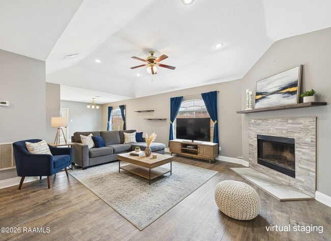 Foto del edificio - 115 La Rue Vil