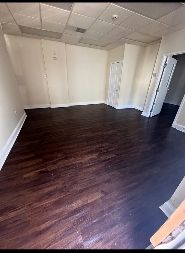 Foto principal - 417 Church Ln