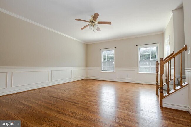 Building Photo - 71 Babylonica Ct