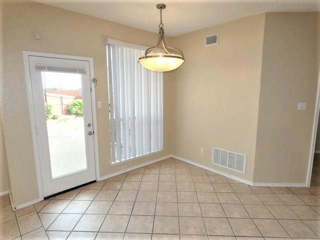 Building Photo - 2713 Clearwater Dr