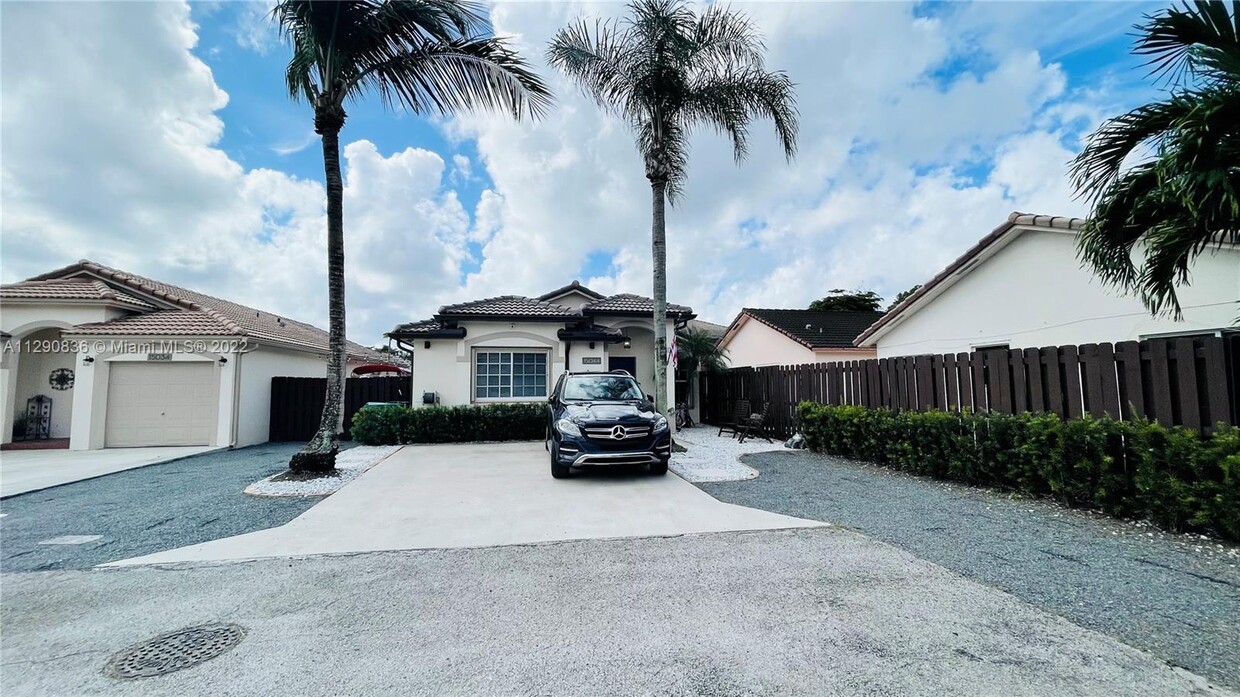 Foto principal - 15044 SW 142nd Terrace
