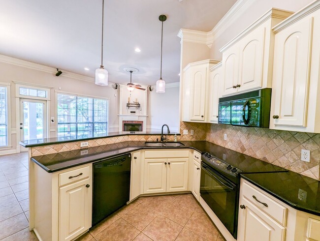 Building Photo - Beautiful Tiburon North Bossier Home