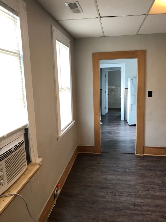 Foto del edificio - 1579 E 32nd St