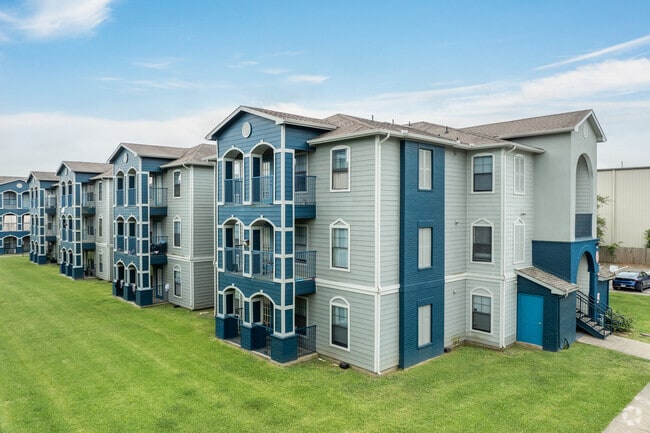 Building Photo - Edge Estates