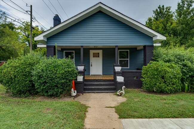 Spacious 4-Bedroom Home in Quiet Neighborh... - Spacious 4-Bedroom Home in Quiet Neighborh...
