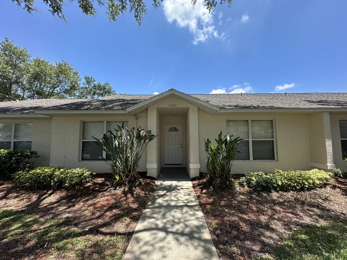 Primary Photo - Charming 2-Bed, 2-Bath Home on Foxwood Dri...