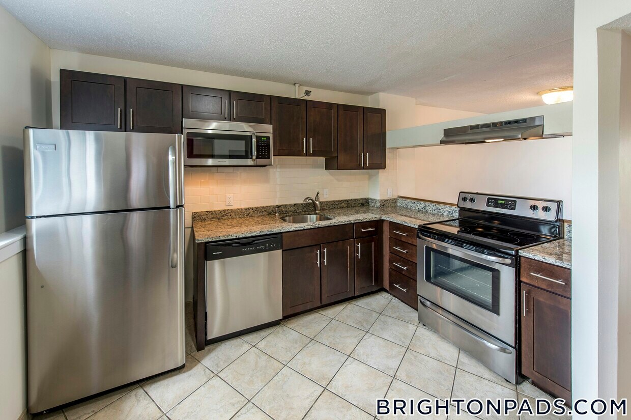 Foto principal - 152 N Beacon St