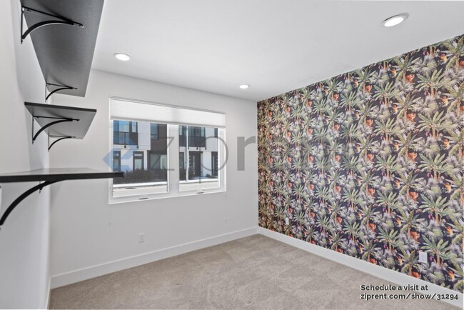 Building Photo - 2133 Skylark St