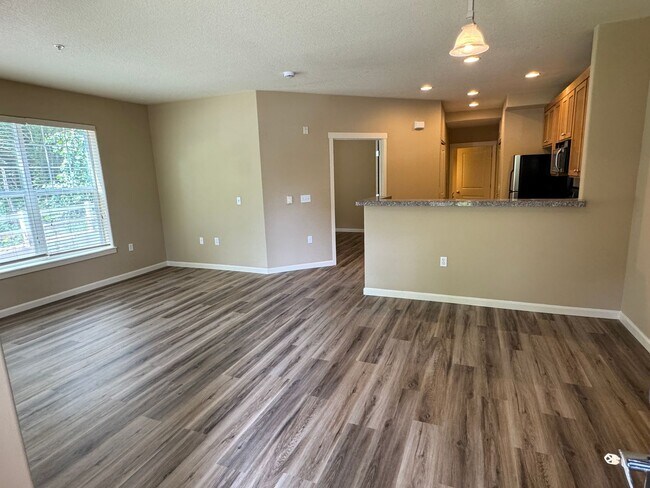 Foto del edificio - Beautiful 1br Condo in Sherwood. End unit ...