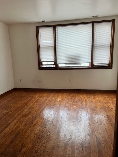 Foto del edificio - 2976 S Archer Ave