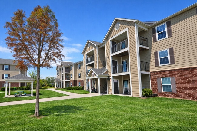 Building Photo - Wedgewood Apartments