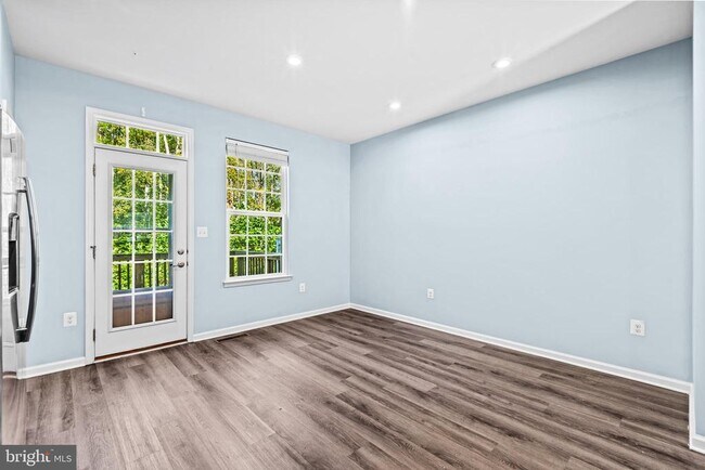 Foto del edificio - 720 River Crest Way