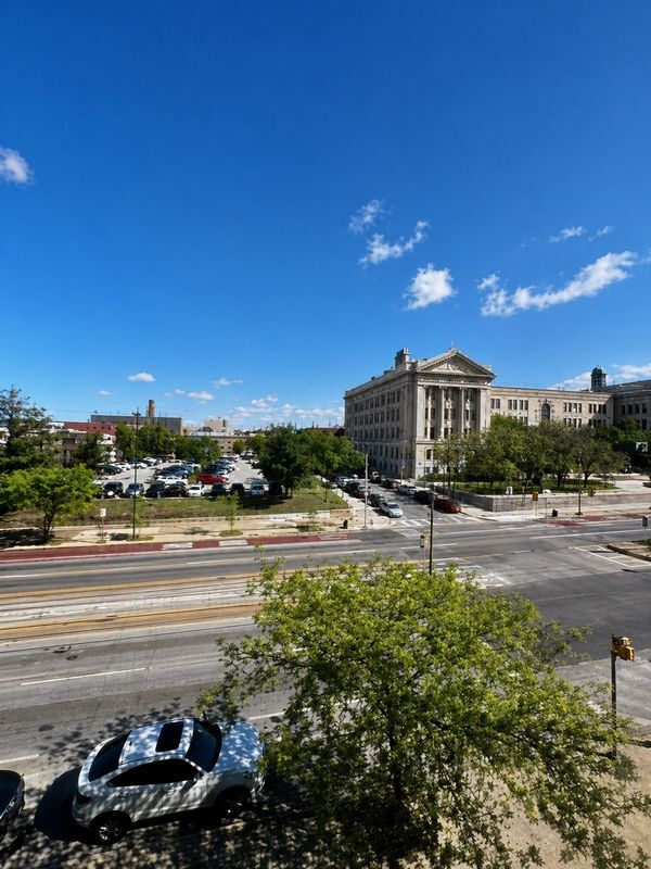 Foto del edificio - 139 E North Ave