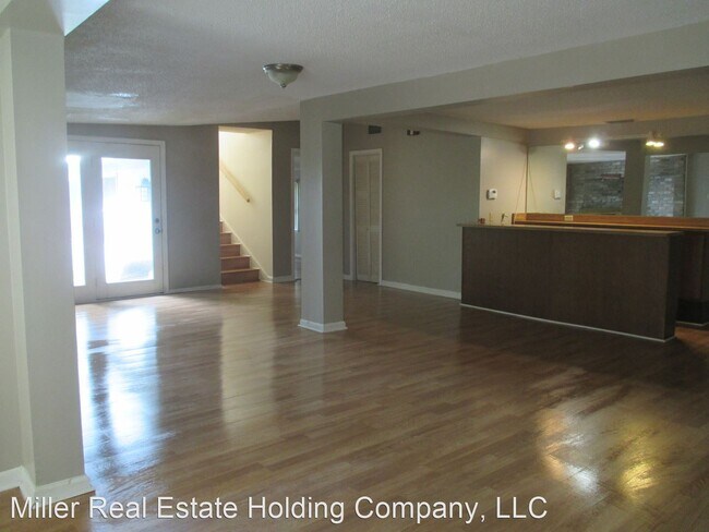 Building Photo - 4 br, 3 bath House - 321 East 1st St