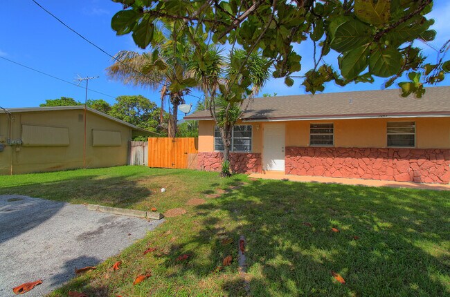 Foto del edificio - 1045 Miami Blvd