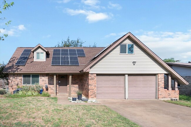Building Photo - Kennedale Beauty