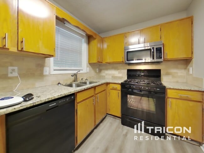 Foto del edificio - 108 Ivy Crest Dr