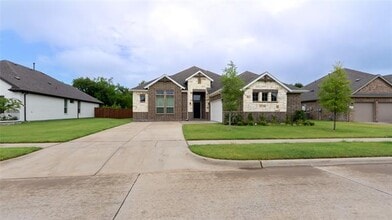 Building Photo - 3452 Hidden Holw Dr