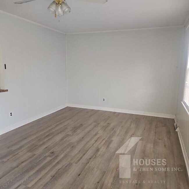 Foto del edificio - 123 Abbotsford Dr