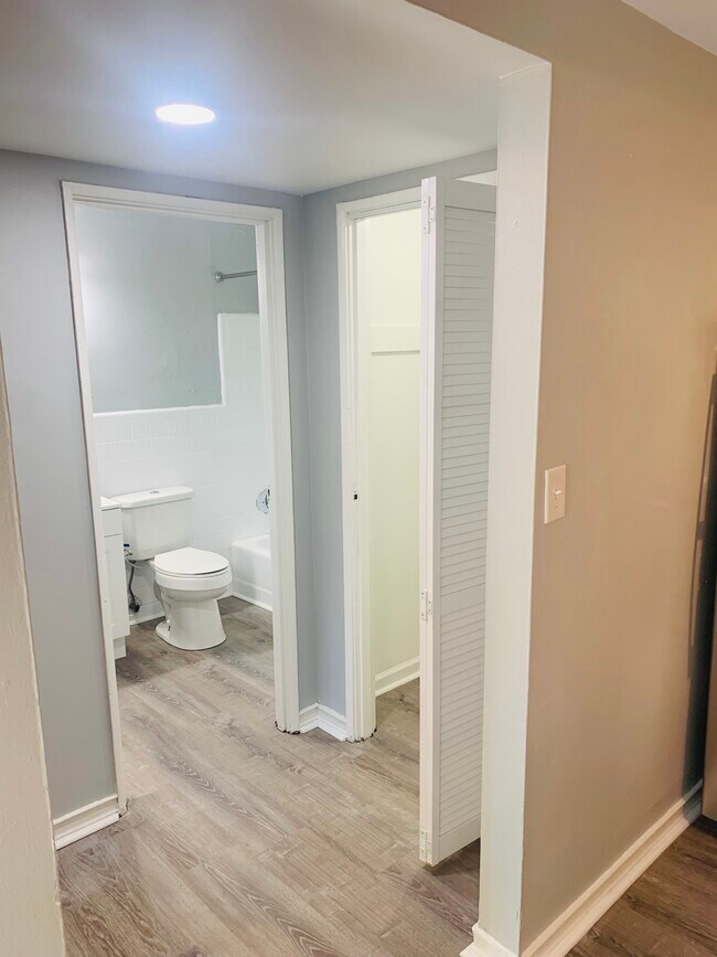 Hallway - 922 Western Ave