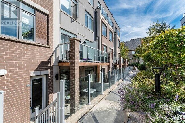 Building Photo - 3058 Sixth Line