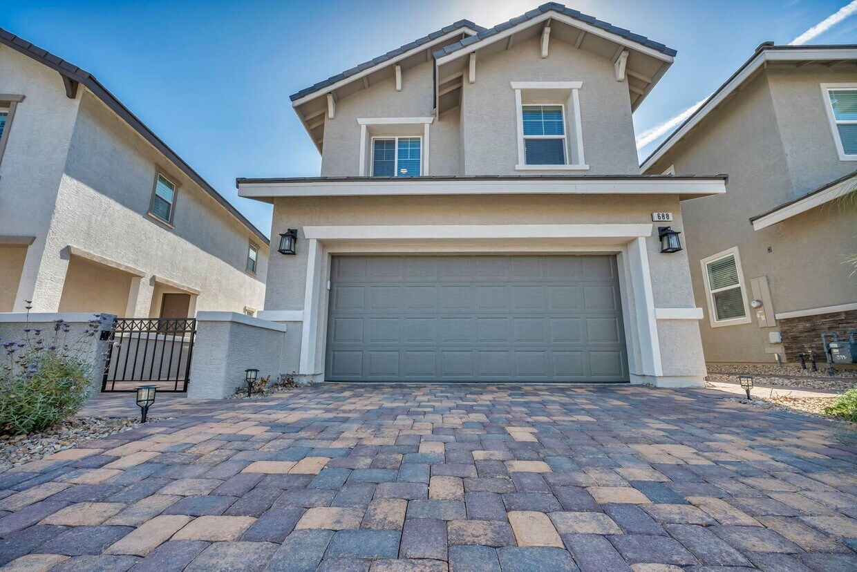 Foto principal - 688 Monroe Hl Pl