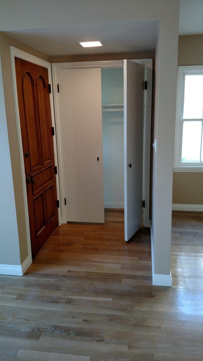 Entry area and entry closet - 5835 Tellefson Rd