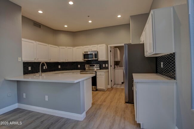 Building Photo - 16420 N Thompson Peak Pkwy