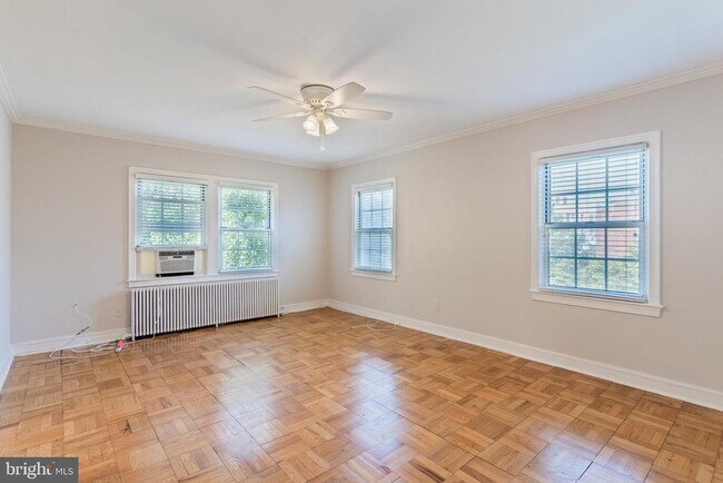 Foto del edificio - 2802 Devonshire Pl NW