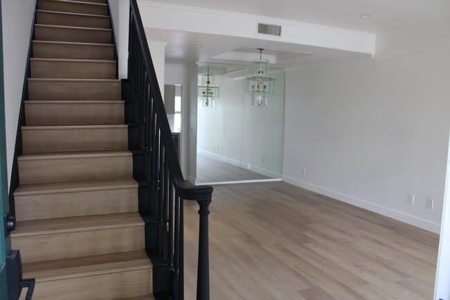 Building Photo - 5145 Yarmouth Ave