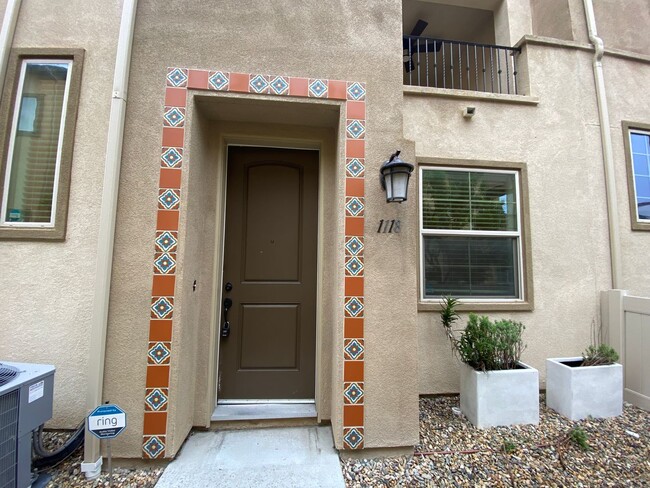 Foto del edificio - 3 bed, 3.5bath wihtin The Pacific Ridge Community in Oceanside