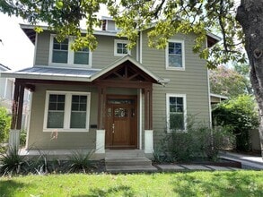 Building Photo - 4709 Sinclair Ave