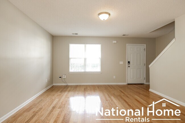 Building Photo - 261 Oakpointe Dr