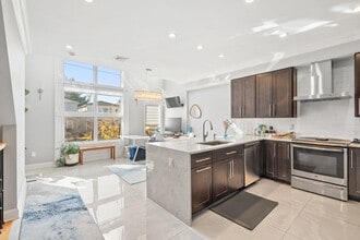 Building Photo - 94 Leonard St