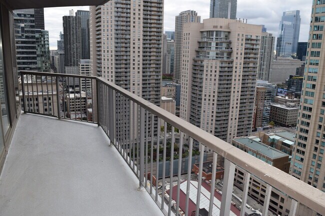 Balcony - 10 E Ontario St