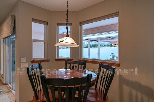 Building Photo - 1710 Warm Springs Dr