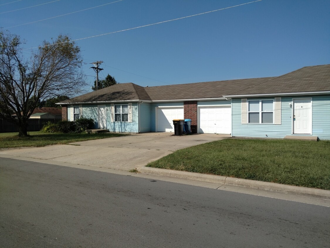 Primary Photo - 1500 W Rainey