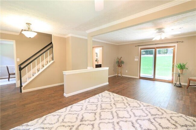 Building Photo - 2101 Bishop Creek Dr