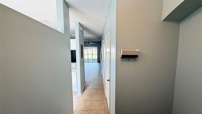 Building Photo - 1400 Costa Mesa Dr