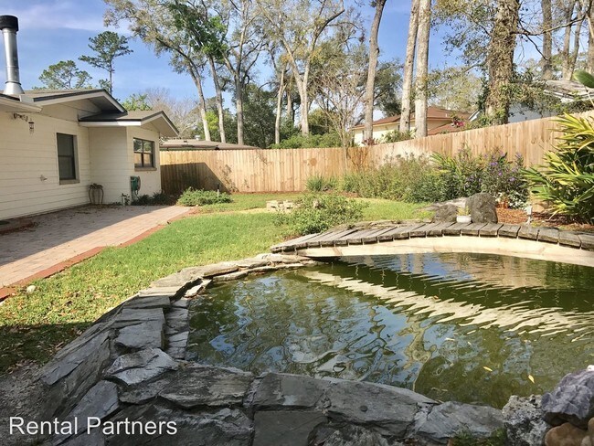 Building Photo - 6123 Riviera Manor Dr