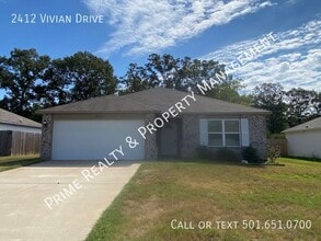 Building Photo - 2412 Vivian Dr